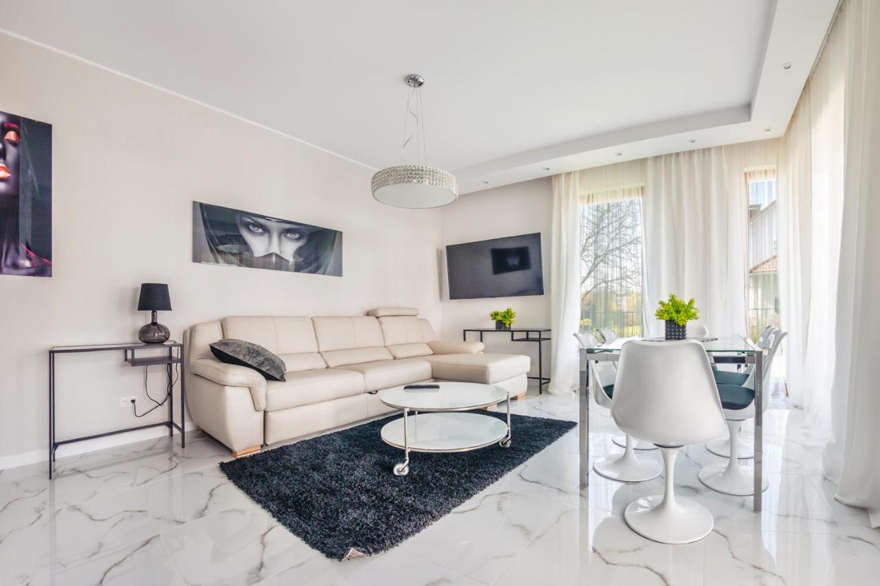 Luxury Long Island Apartment *